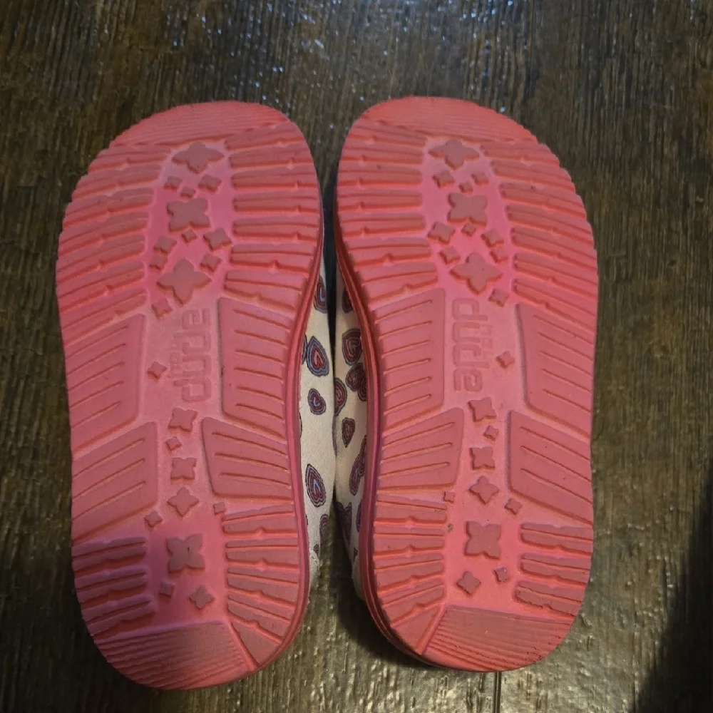 Hey Dude Kids Moccasins - Pink and Cream Heart Pattern